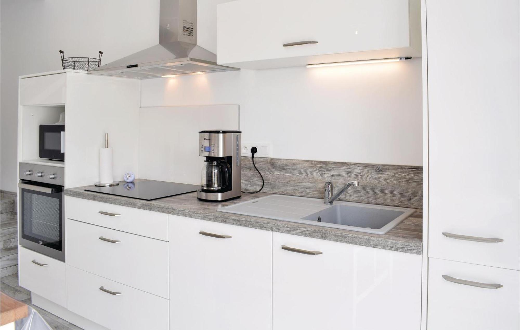 Amazing Home In Saint-Germain-Sur-Ay With Wifi Екстериор снимка